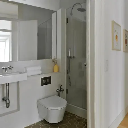 Alfama Confortable Near Cathedral Lägenhet