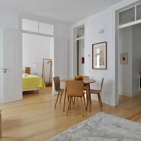 Alfama Confortable Near Cathedral Lisbona