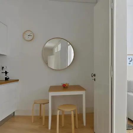 Alfama Confortable Near Cathedral Appartamento Lisbona