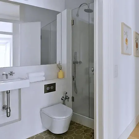 Alfama Confortable Near Cathedral Apartment Lisbon